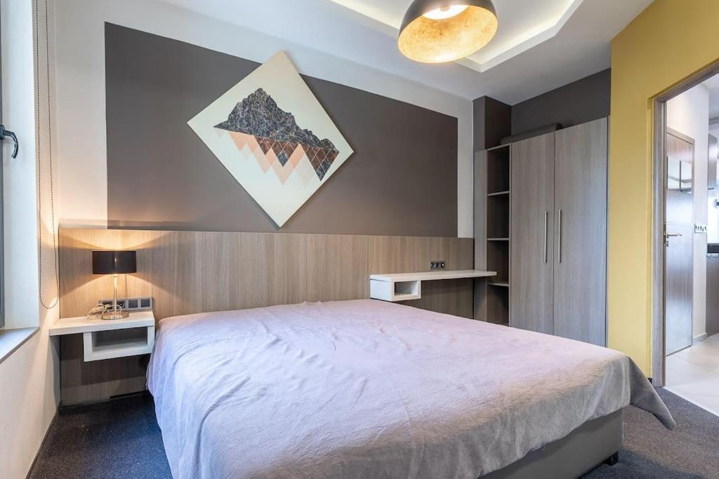 Midtown Artistic Apartment — Fotók 3